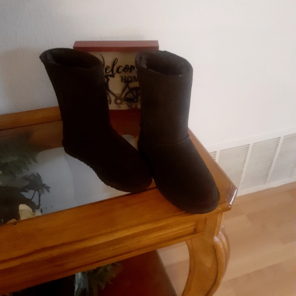 Boots - Picture 6 of 6